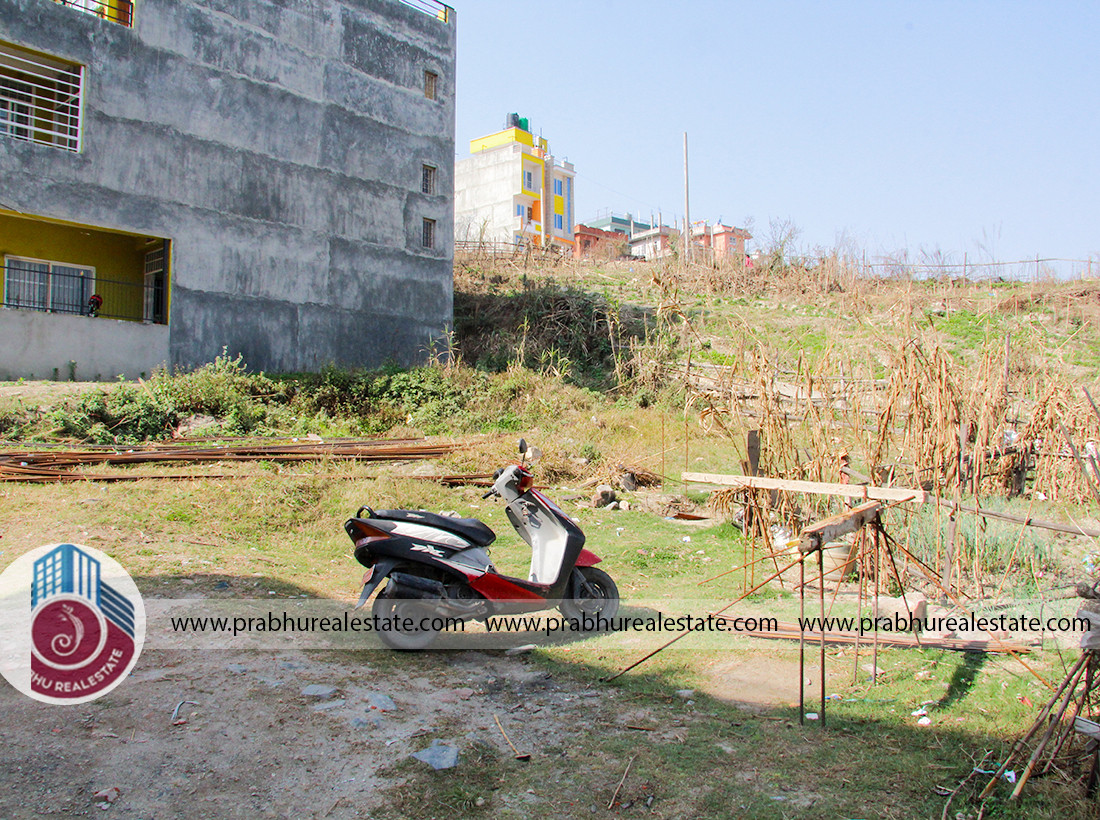 land at Radhe Radhe Near Nekoshera