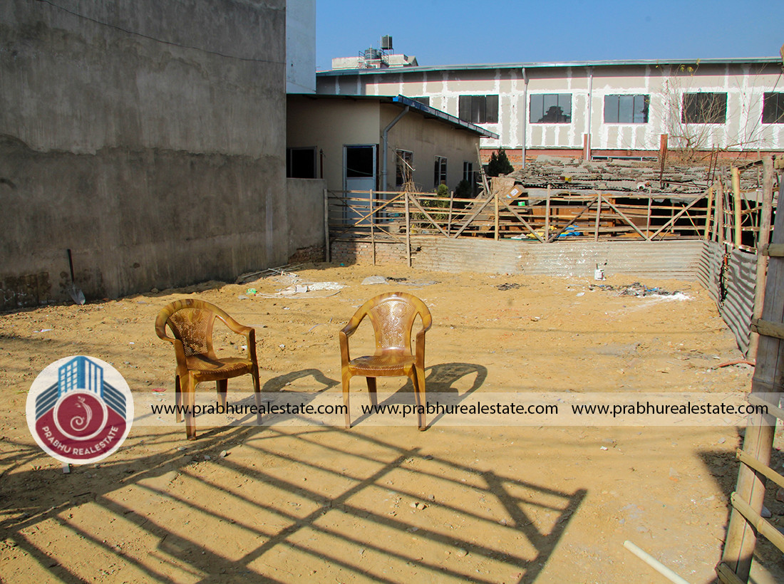 Land at Sinamangal